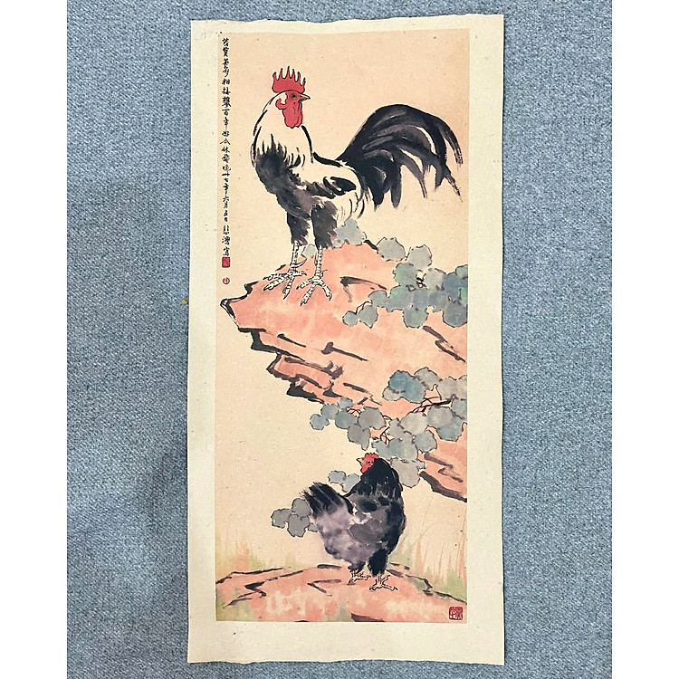 Tranh in giấy dó - Tranh Gà trống Từ Bi Hồng - Tranh gà Đại cát trên giấy dó - Tranh giấy dó