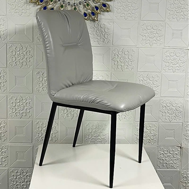 Ghế ngồi bàn trang điểm LUX 24A-P Nội thất Capta Ghế trang điểm không tay tựa nệm da pu dày chân sắt sơn tại tp hcm