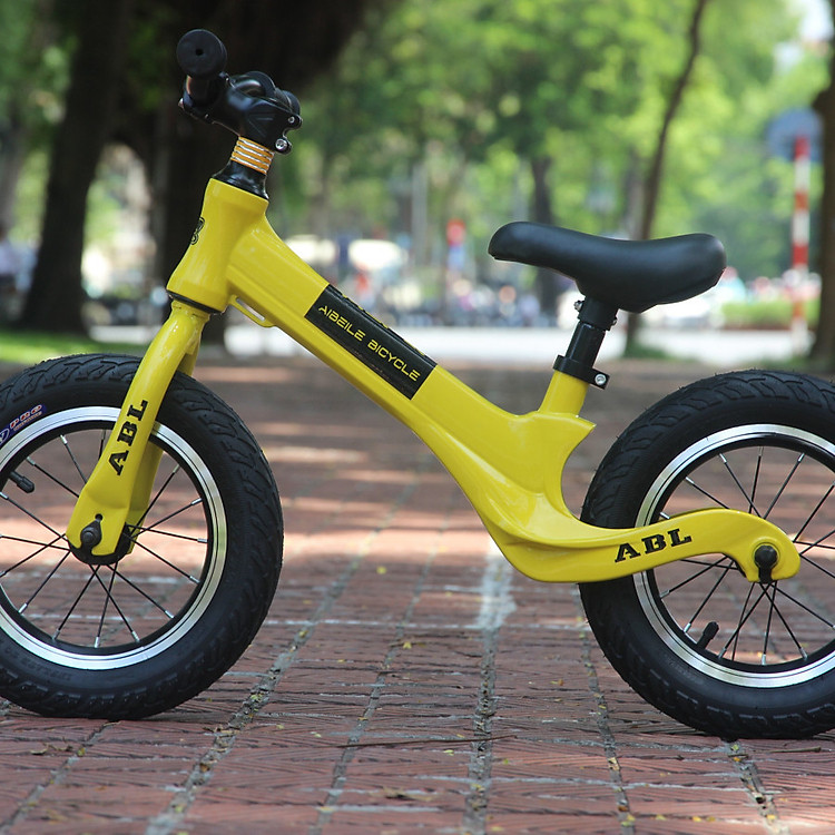 Xe thăng bằng cho trẻ từ 2 đến 6 tuổi