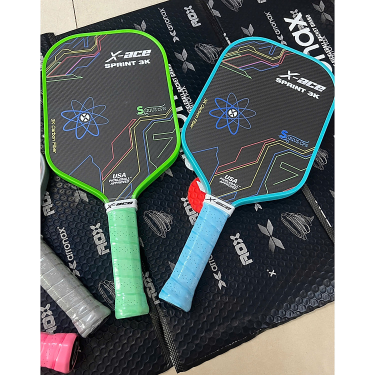 Vợt Pickleball X-Ace Sprint 3K carbon tặng kèm bóng và cuốn cán, trọng lượng 230g, bề mặt nhám bám bóng tối ưu.