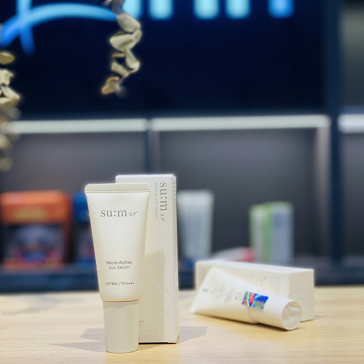 Tinh Chất Chống Nắng Dưỡng Ẩm Và Dịu Nhẹ Su:m37 Micro Active Sun Serum 30ml