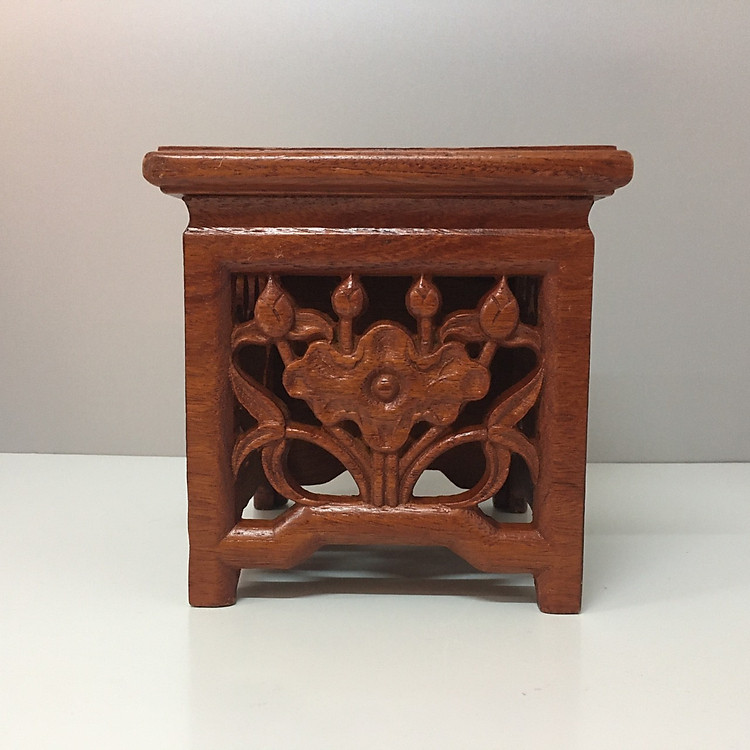 Đôn kê tượng gỗ hương đục họa tiết sen