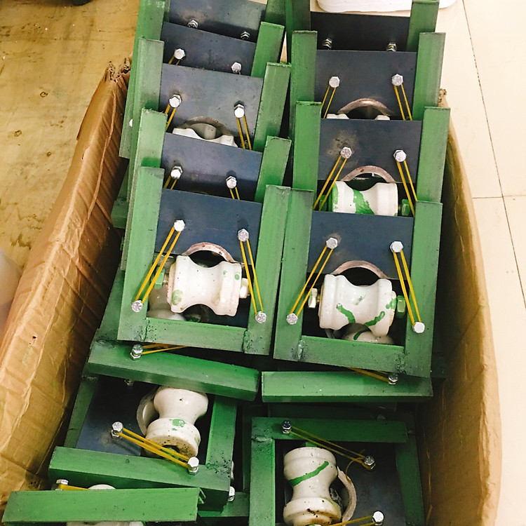 Khung cạo mía có con lăn trợ lực - Hàng chính hãng