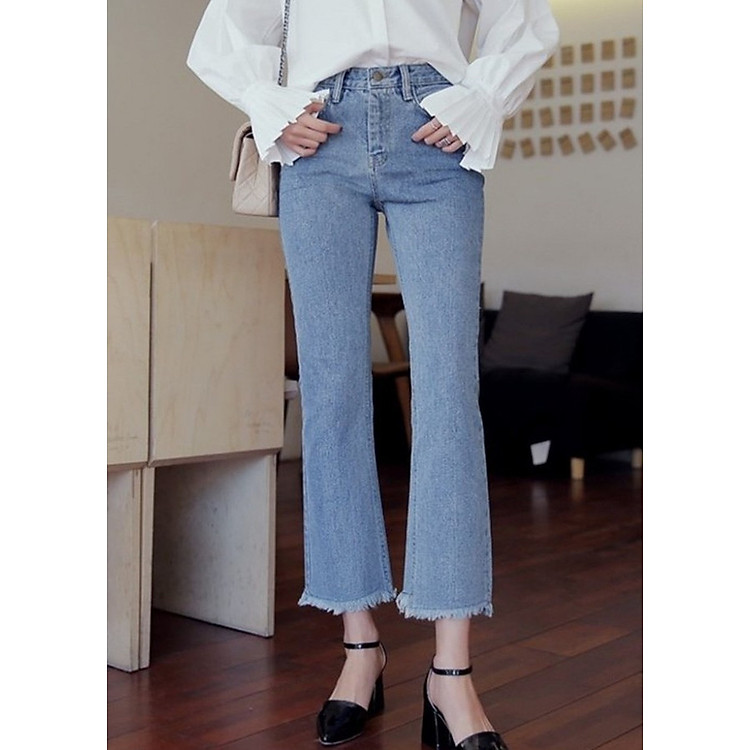 quần jean 9 tấc ống loe màu xanh nhạt