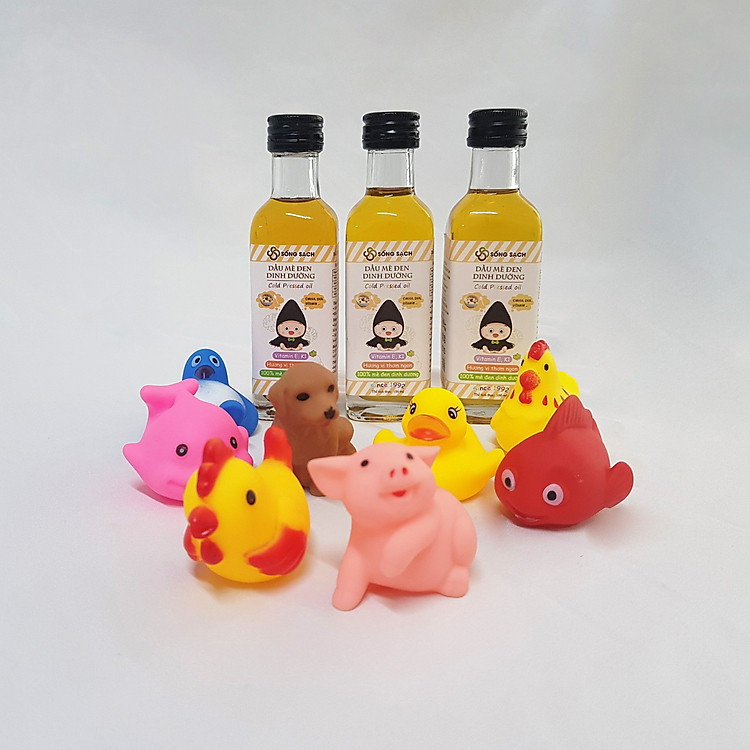 Combo 3 Chai Dầu Mè Đen Ăn Dặm TẶNG Ngay Bộ 8 Thú Đồ Chơi Nhà Tắm