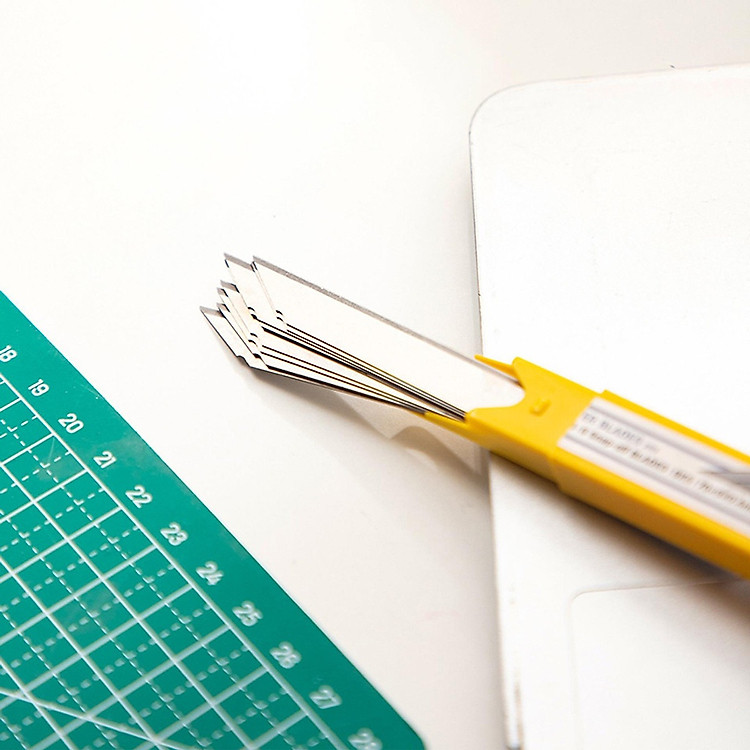 Lưỡi Dao Rọc Giấy Deli (10 chiếc) - Ảnh 3