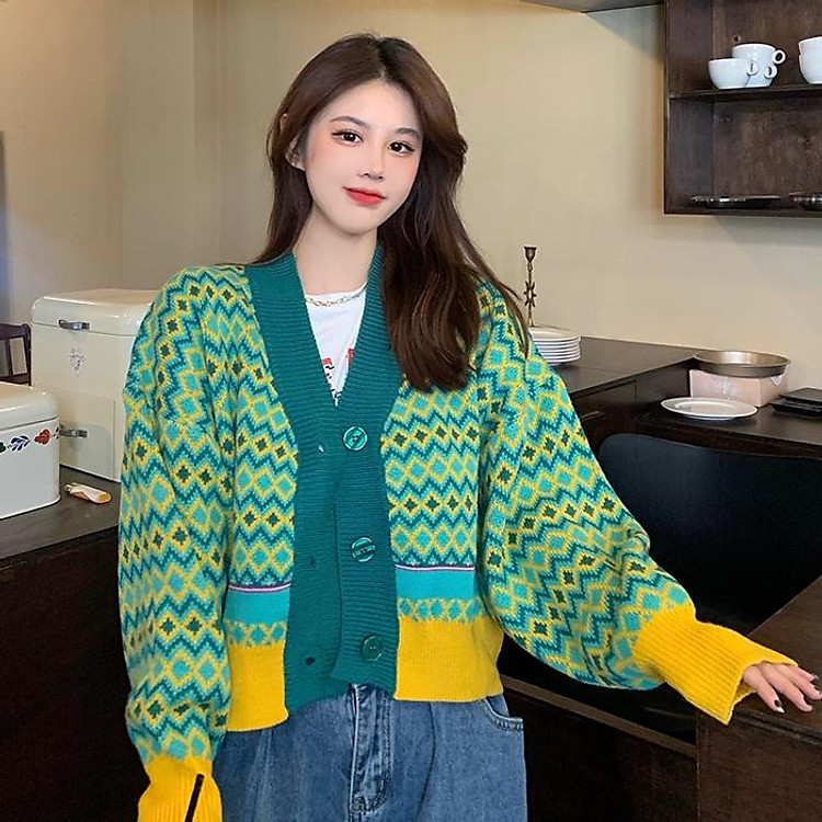 Chọn áo Cardigan cho dáng người quả táo