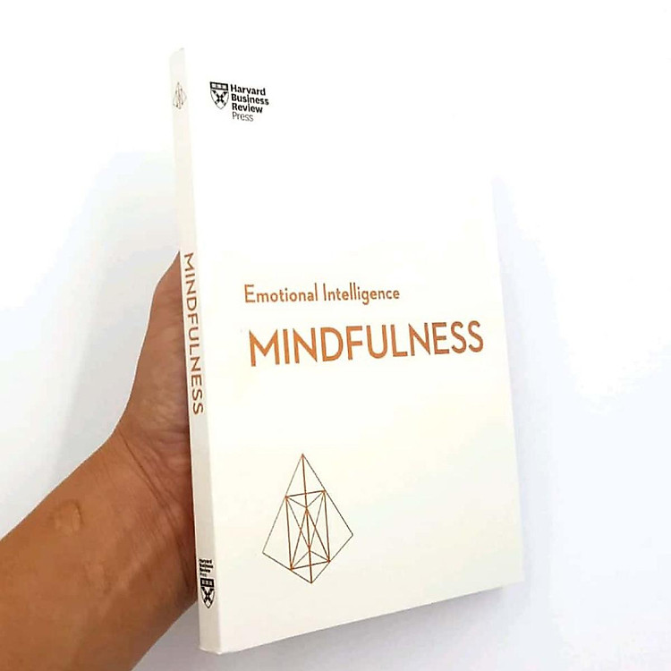 Mindfulness (Harvard Business Review Emotional Intelligence Series) - Ảnh 5