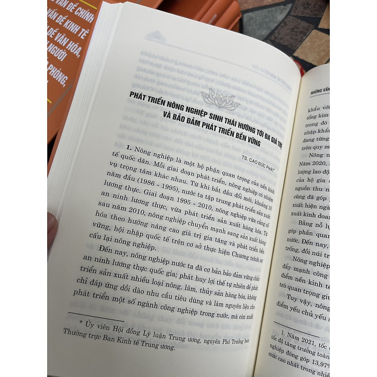 NIÊN GIÁM KHOA HỌC NĂM 2022: Tập I - Những vấn đề về chính trị - Ảnh 2