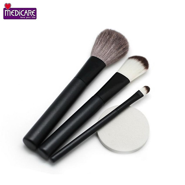 Bộ cọ trang điểm & bông phấn nền Basicare 1660