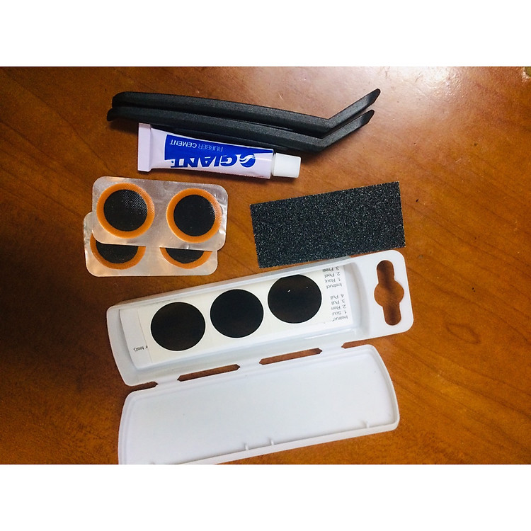 Bộ dụng cụ vá xe đạp Giant