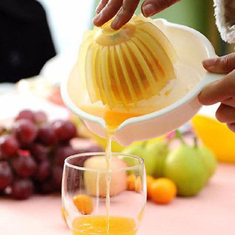 Cốc vắt hoa quả có nắp giữ chống tuột tiện lợi (loại to) - Hàng nội địa Nhật