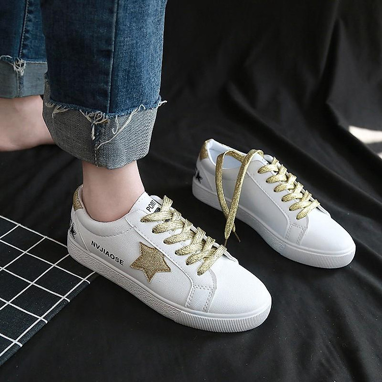 Giày sneaker nữ đế bệt mũi tròn