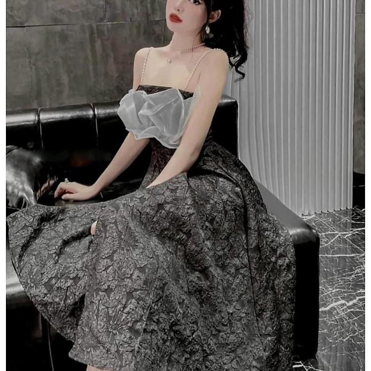 đầm đen 2 dây dáng xòe