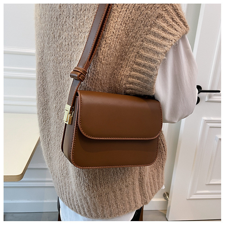 Túi xách nữ đeo chéo kiểu basic đi làm, đi học, đi chơi dễ phối đồ TB008