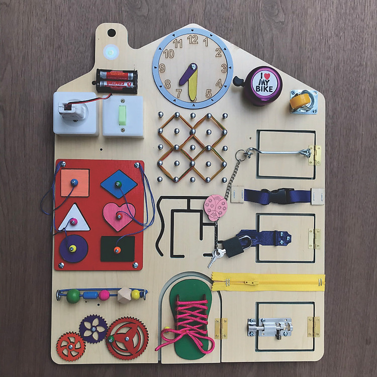 Bảng đồ chơi Busy board, Bảng bận rộn kết hợp bảng xếp hình khối nhiều màu sắc bằng gỗ