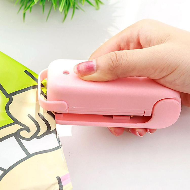 Máy Hàn Miệng Túi Mini Nhật Bản Hàn Nilon Cầm Tay Bảo Quản Thực Phẩm Cho Đồ Ăn Tươi Ngon Hơn (Giao Hàng Ngẫu Nhiên)