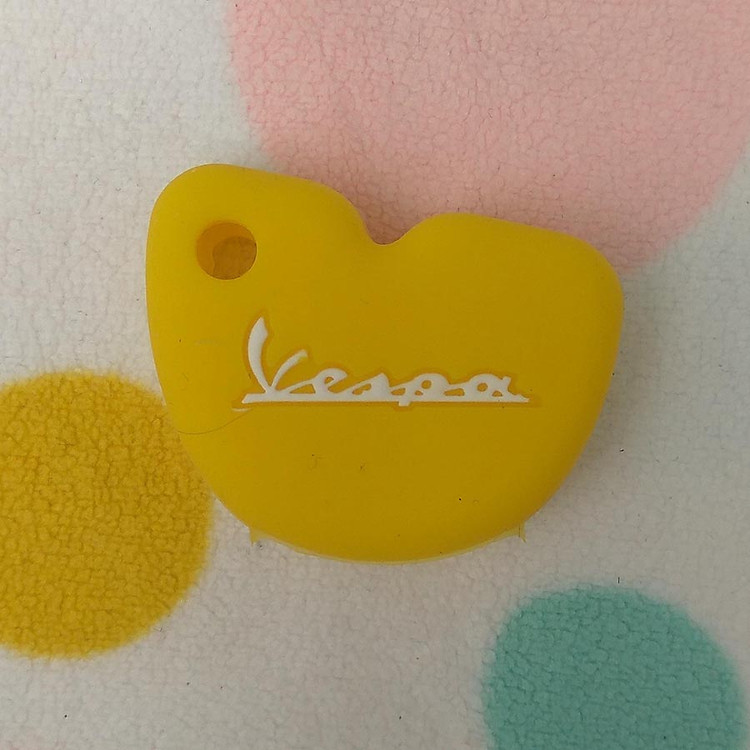 Bọc Silicon chìa khóa xe Vespa (Màu Vàng)