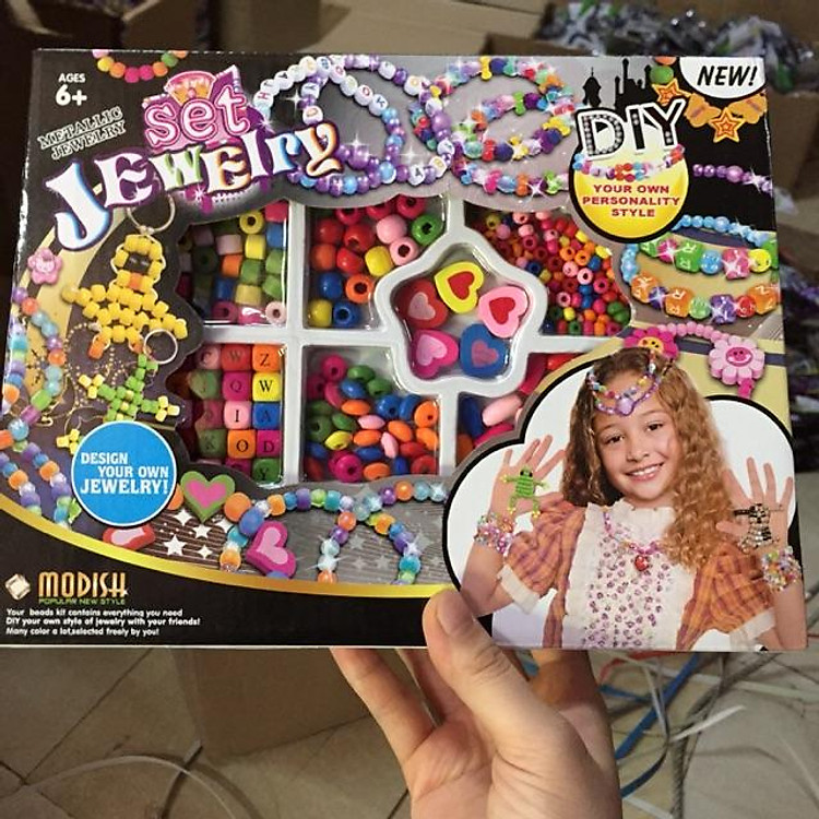 Xâu hạt vòng cho bé gái