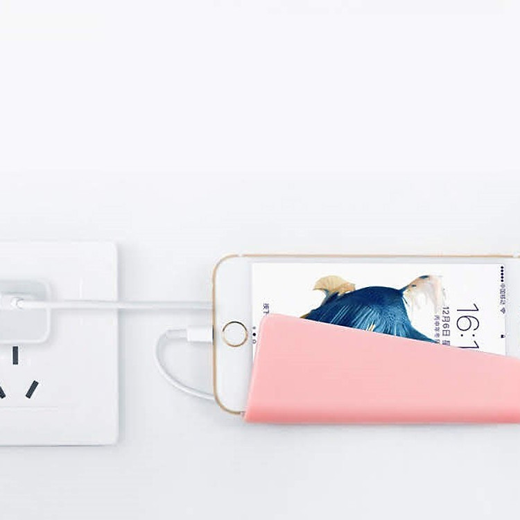 Combo 3 giá đỡ điện thoại khi sạc pin ( 3 màu)