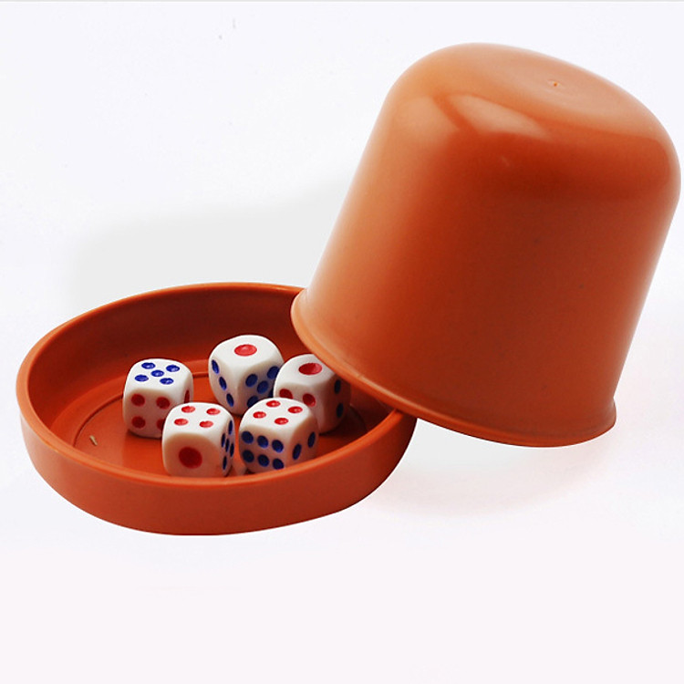 Hộp lắc xí ngầu Beer Club (Giao Màu Ngẫu Nhiên)