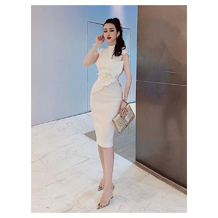 Đầm dự tiệc dáng ôm tiểu thư cao cấp V1267, màu trắng tinh khôi, dáng body tôn dáng triệt để, đầm đính hoa thủ công cầu kì, chất umi mềm mịn không nhăn, phù hợp diện tiệc hoặc event, Hàng Thiết Kế