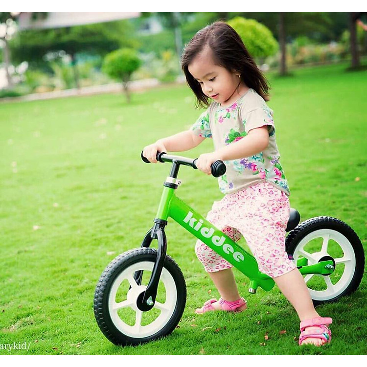 Xe thăng bằng KIDDEE xanh lá Chính hãng Giá tốt