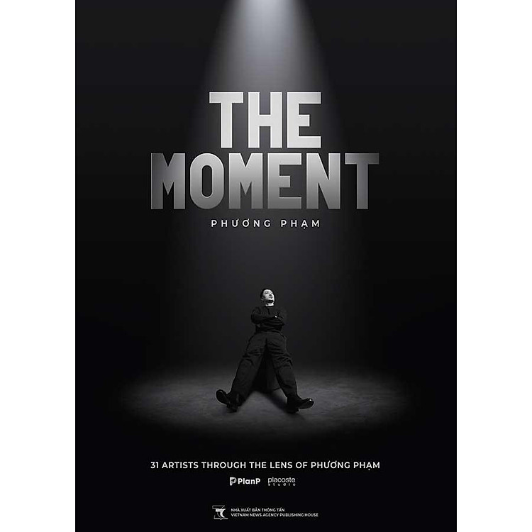 The Moment – 31 Artists Through The Lens Of Phương Phạm