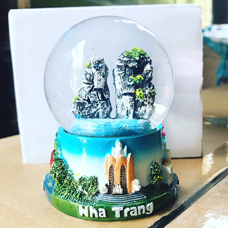 Quả Cầu Tuyết - Vịnh Hạ Long Hòn Chống Mái