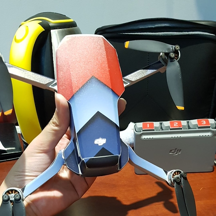 Skin Decal Dán Trang Trí Flycam Dji Mavic Mini 2 - Full Body - Xám Đỏ