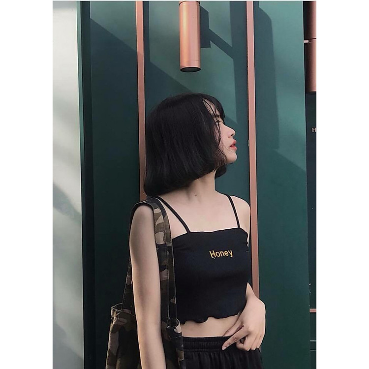 &Aacute;o crop top hai d&acirc;y t&ocirc;n d&aacute;ng gợi cảm.