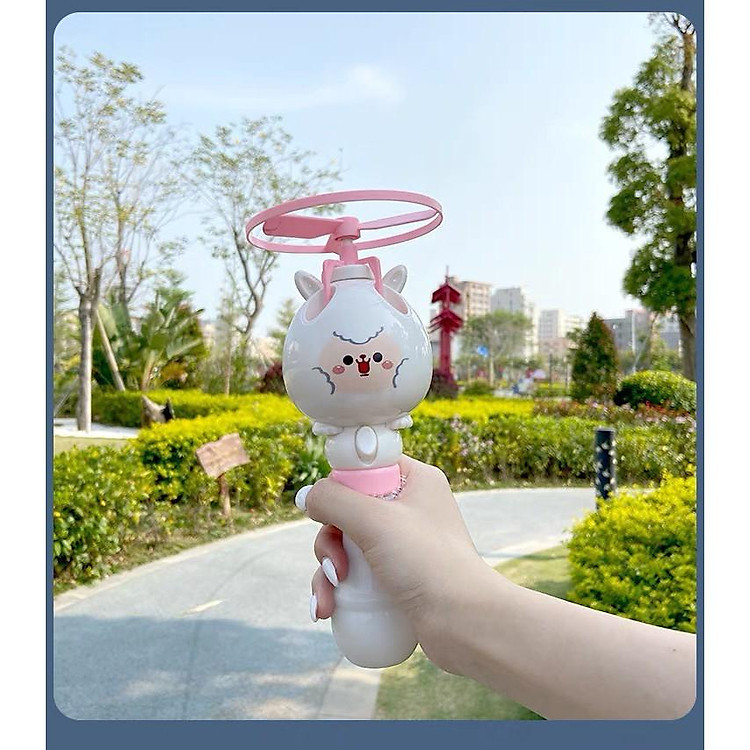 Máy bắn bong bóng xà phòng chong chóng bay trên không trung - Ảnh 4