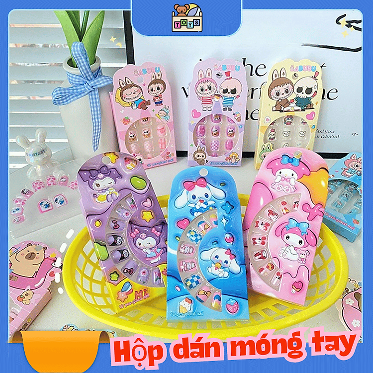 Hộp Dán Móng Tay Họa Tiết (12 chiếc)