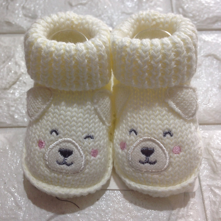 Giày len sơ sinh mẫu ngẫu nhiên - Tặng kèm 01 vòng dâu tằm