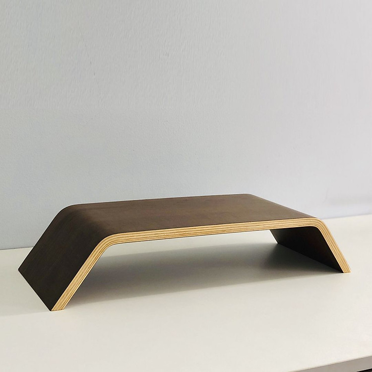 Kệ Để Màn Hình Gỗ Uốn SMLIFE M52 Giúp Ngồi Làm Việc Đúng Tư Thế Và Thoải Mái Khi Sử Dụng Máy Vi Tính