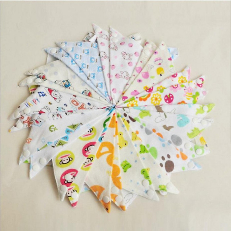 Combo 10 khăn yếm hoạt hình siêu dễ thương cho bé