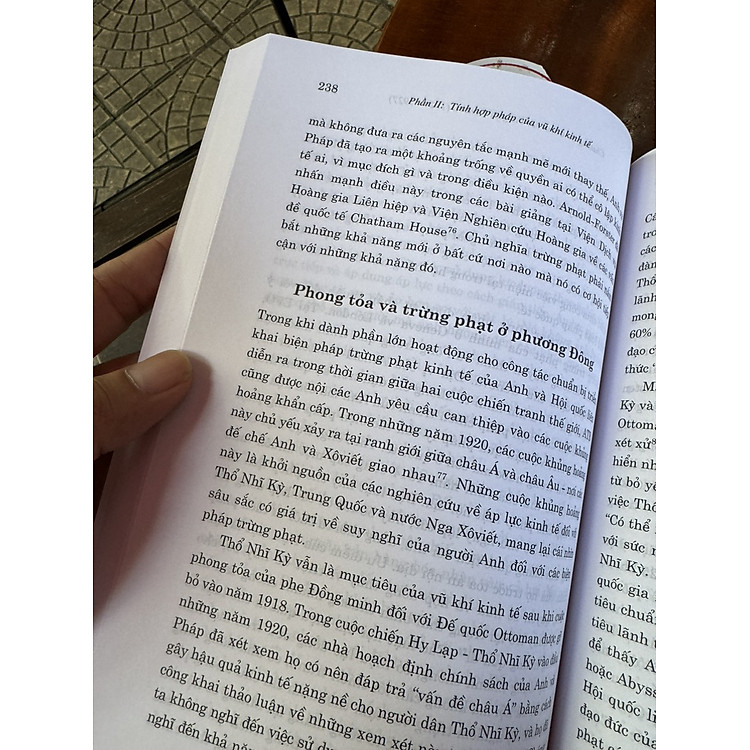 VŨ KHÍ KINH TẾ - Sự trỗi dậy của các biện pháp trừng phạt kinh tế như một công cụ chiến tranh hiện đại - Ảnh 4