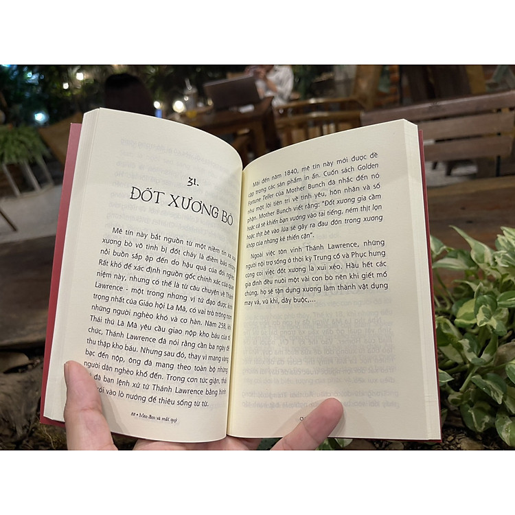 MÈO ĐEN VÀ MẮT QUỶ - Chloe Rhodes - Ảnh 4