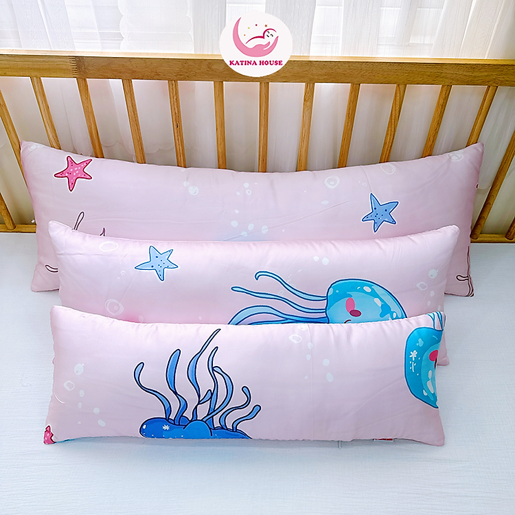 Gối ôm dẹp đa năng cho bé Katina House, Tencel 60s mát mịn, gòn lông vũ êm ái, an toàn, vừa gối đầu vừa ôm, tựa được