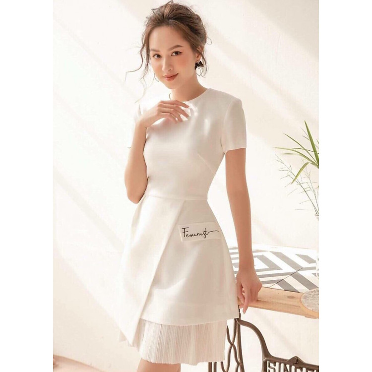 Đầm trắng thêu dập li