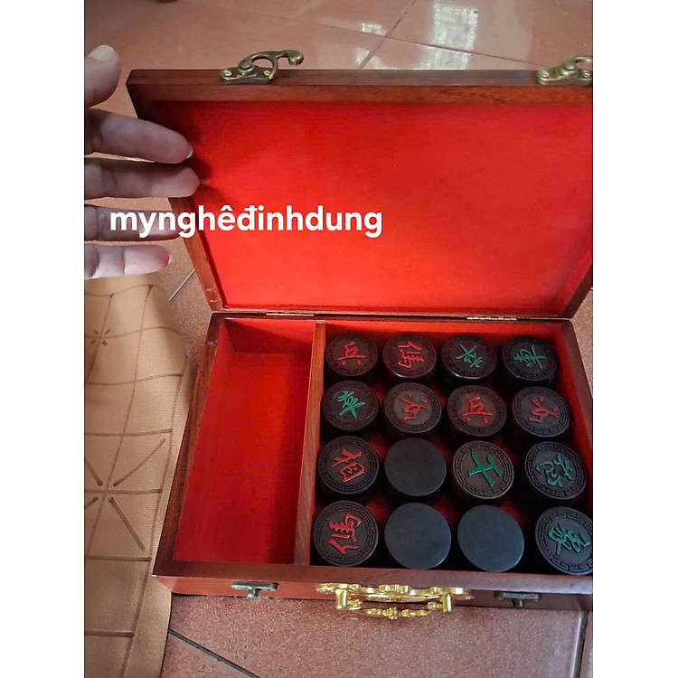Combo quân cờ tướng bằng gỗ trắc đỏ đen 4.8x1.5cm + hộp đựng + tấm vải da
