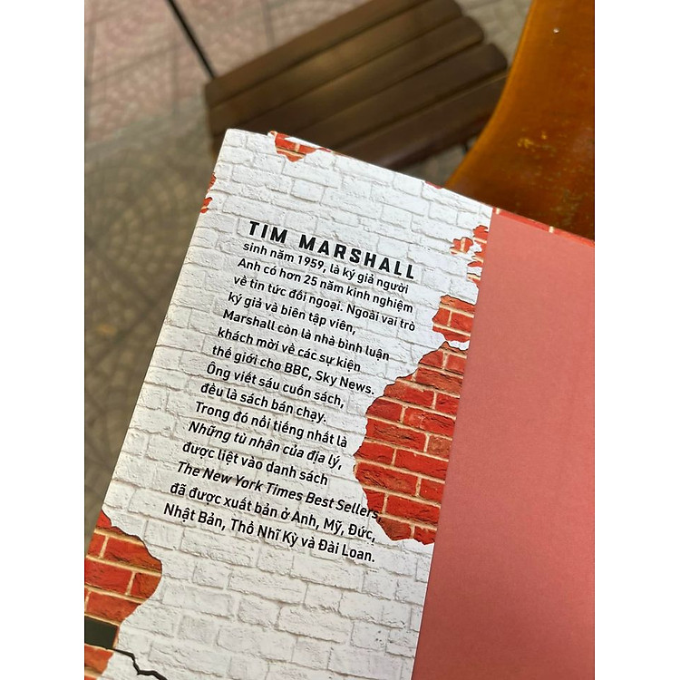 TIM MARSHALL NHỮNG TÙ NHÂN ĐỊA LÝ - Ảnh 4