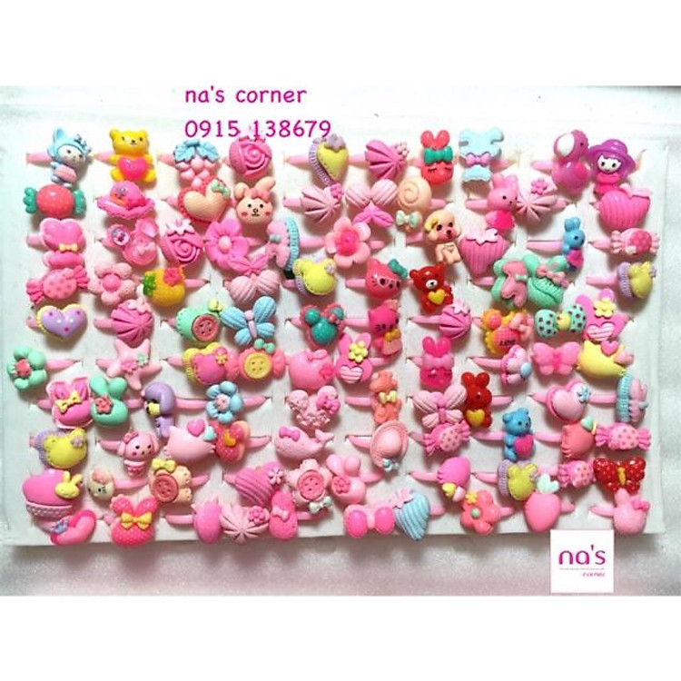 Nhẫn nhựa em bé gái hoạ tiết được chọn mẫu