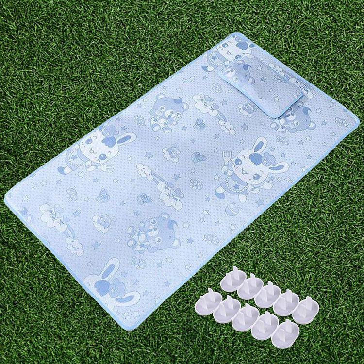 Chiếu Điều Hòa Kèm Gối Thảo Dược Thoáng Mát Chống Mồ Hôi Trộm Cho Bé Tặng Kèm 10 Nút Bịt Ổ Điện(Họa Tiết Ngẫu Nhiên)