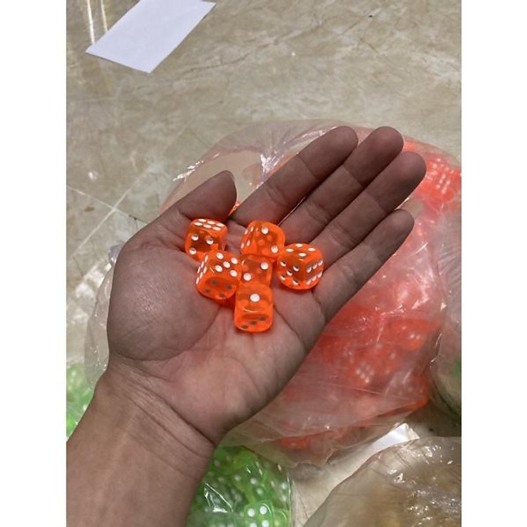 Xúc xắc xí ngầu nhựa 1,6cm (màu cam)