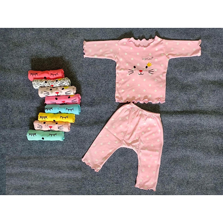 Đồ bộ thun mềm dài tay cho bé gái từ 4-8 kg (họa tiết ngẫu nhiên) - Tặng kèm 01 khẩu trang cho bé