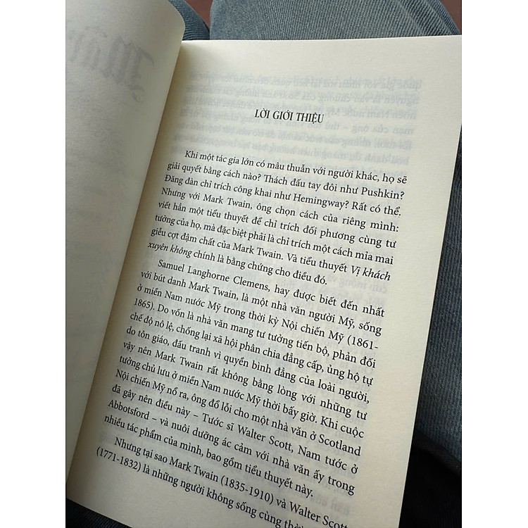 VỊ KHÁCH XUYÊN KHÔNG - Ảnh 4