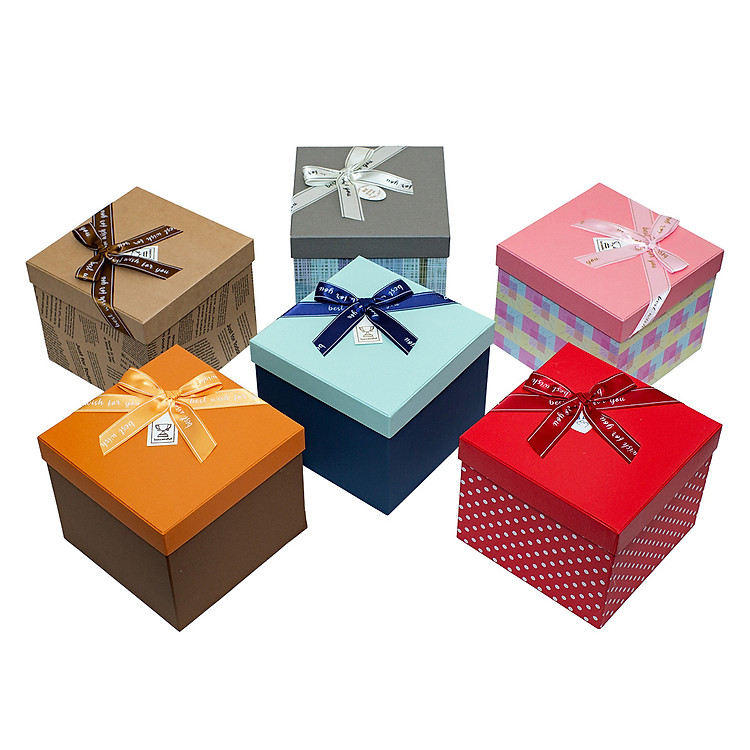 Hộp Quà Vuông V023 (18 x 18 x 15 cm)