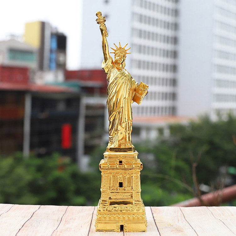Tượng Nữ Thần Tự Do mạ vàng 24K