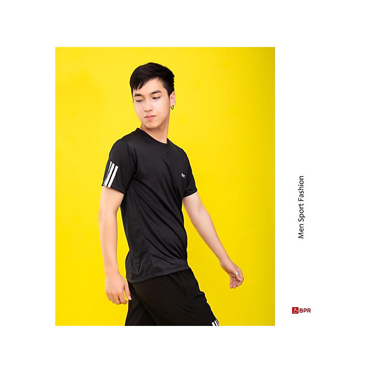 Bộ Đồ Thể Thao Nam Gồm Áo Thun Tay Ngắn Và Quần Short Năng Động